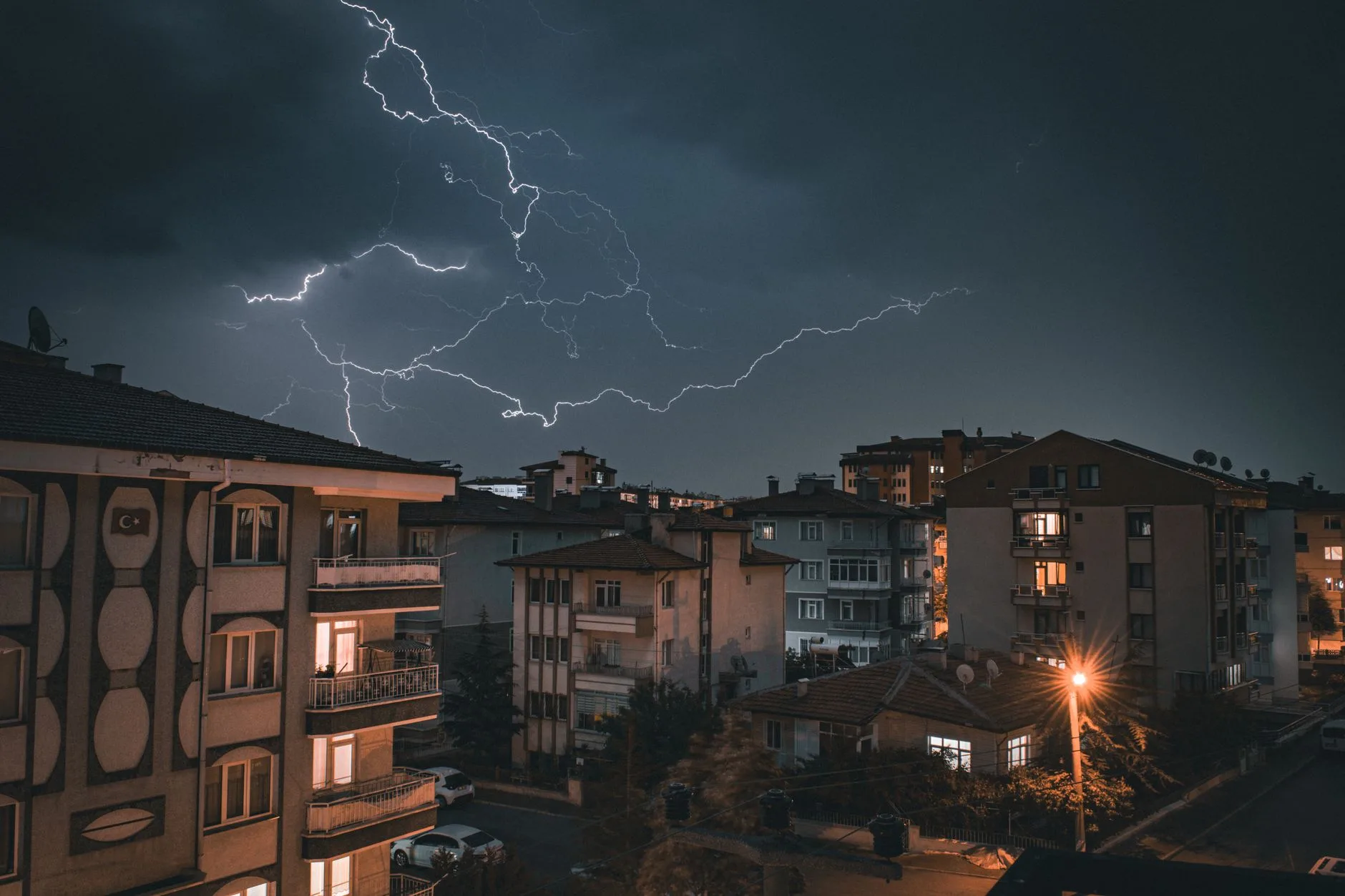 Penyalur Petir Elektrostatis